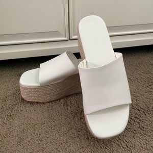 NEW ONLY WORN ONCE! Princess Polly White Platform Sandals!